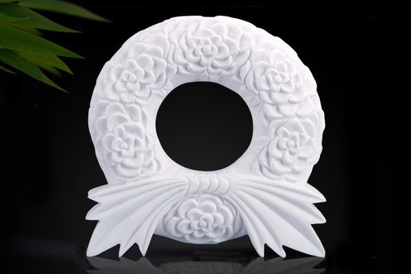 传统汉白玉花环
