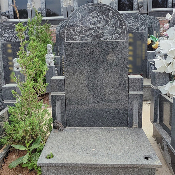 凌云金台立碑02