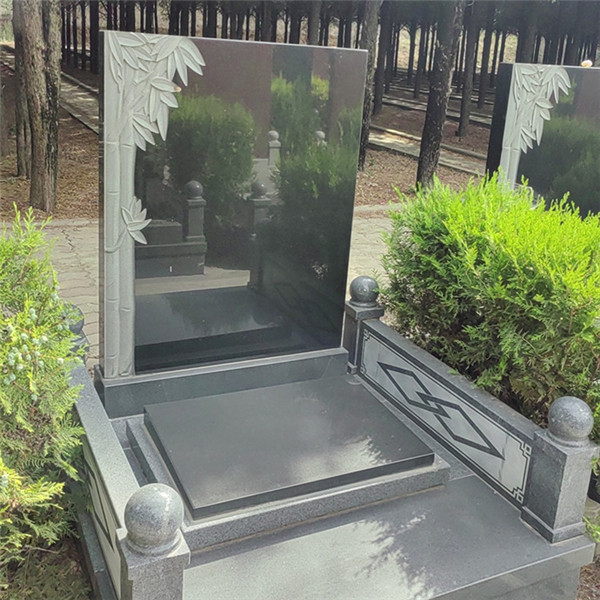 芳馨苑立碑01