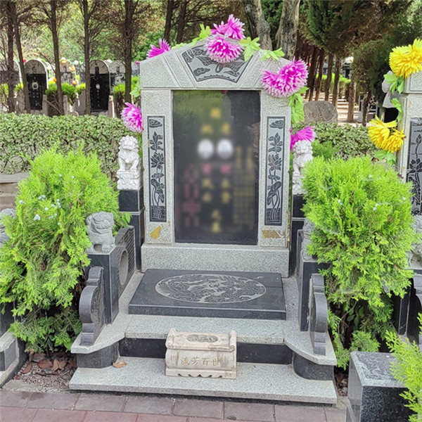 传统2号C区立碑