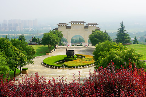 西安霸陵墓园具体位置在哪？交通路线怎么走